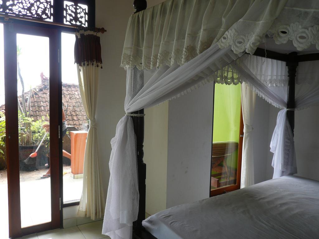 Cafe C'Est Bon Homestay Amed Chambre photo