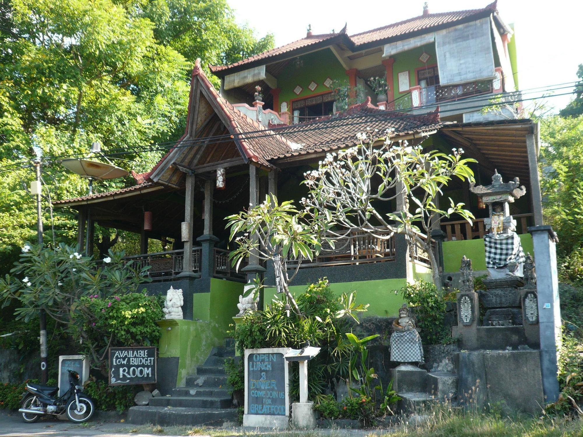 Cafe C'Est Bon Homestay Amed Extérieur photo